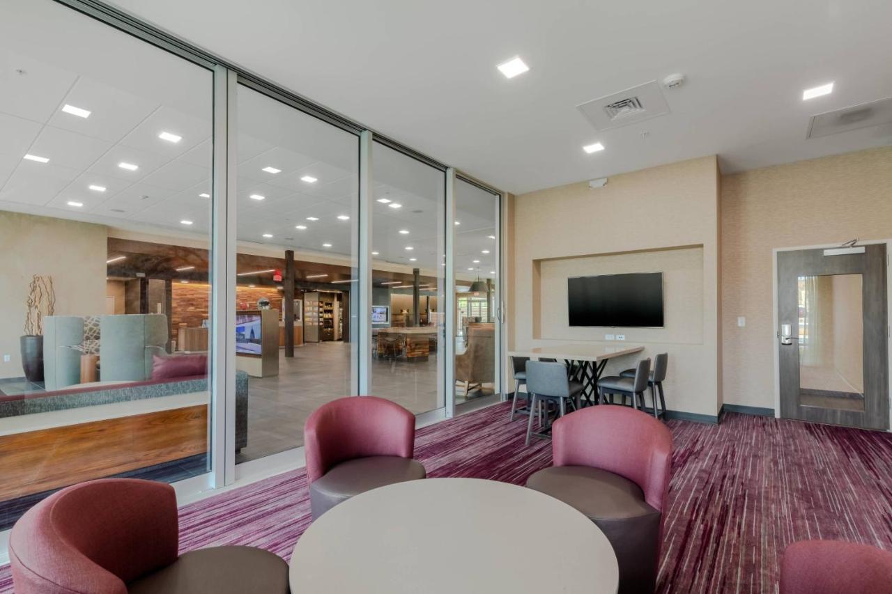 Courtyard By Marriott Savannah Airport Pooler Buitenkant foto